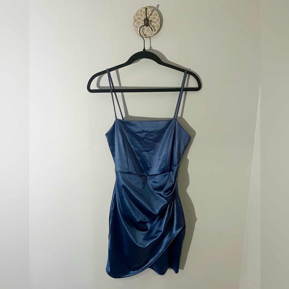 Windsor Wrapped In Stylish Satin Mini Dress - size Large - Cornflower Blue